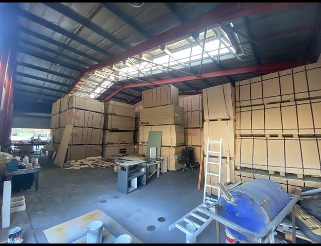 332M² WAREHOUSE TO LET IN SPRINGFIELD